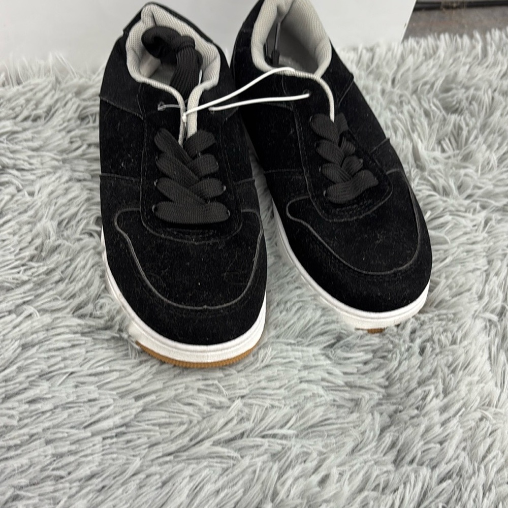 NWOT Faux Suede Black Gray Sneakers US Sports Outdoor Athletic Shoes Lace Kids 2